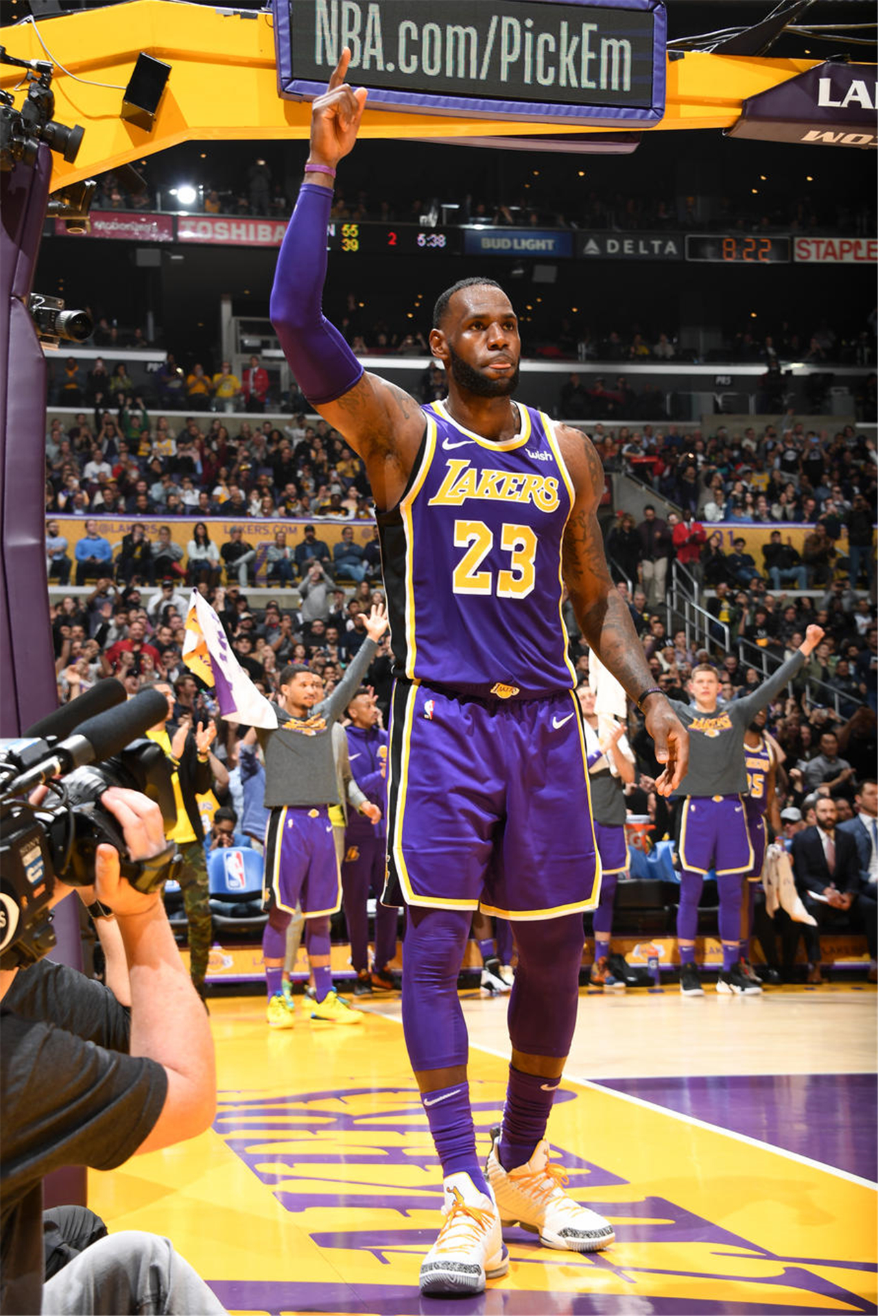 显示他们对 显示他们对