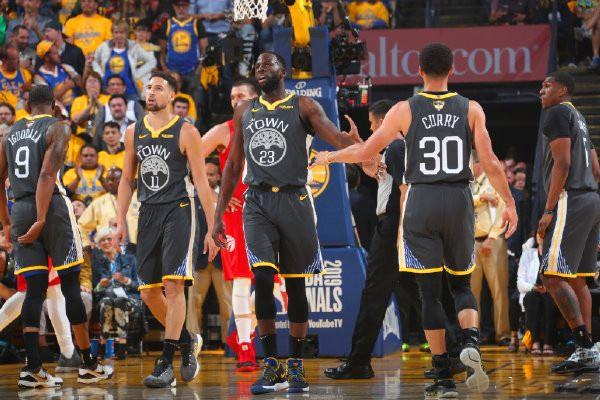 教练组的 教练组的